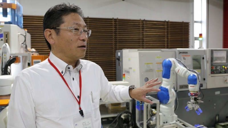 機械商社が「７軸ロボットの活用」を説く理由／宮脇機械プラント