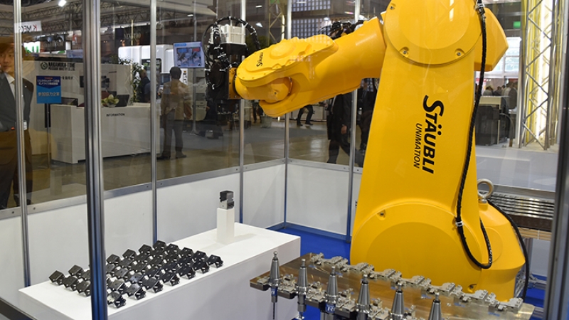 人手不足に悩む北陸の企業にロボットを提案／MEX金沢2019