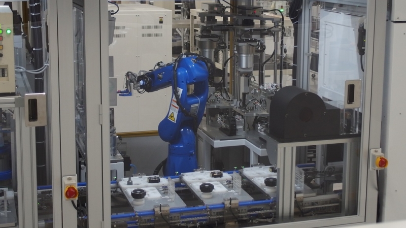 「人と機械の共生」で自動化／安川電機