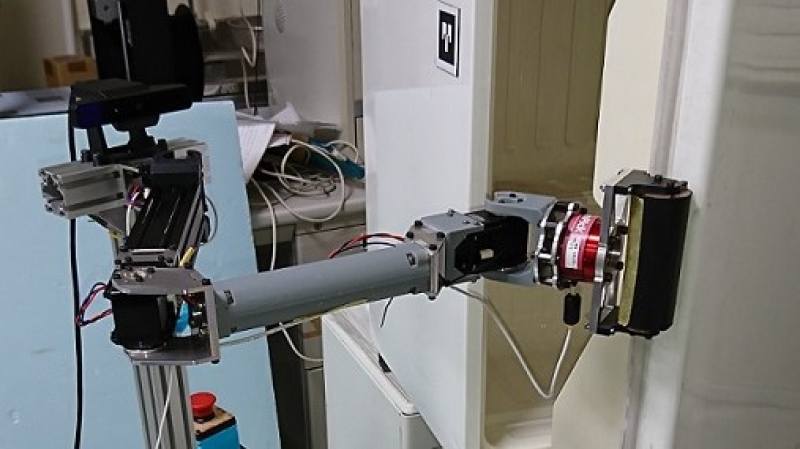 ［気鋭のロボット研究者vol.12］鍵は力覚センサー！ ロボットでドアを開閉【後編】／静岡……