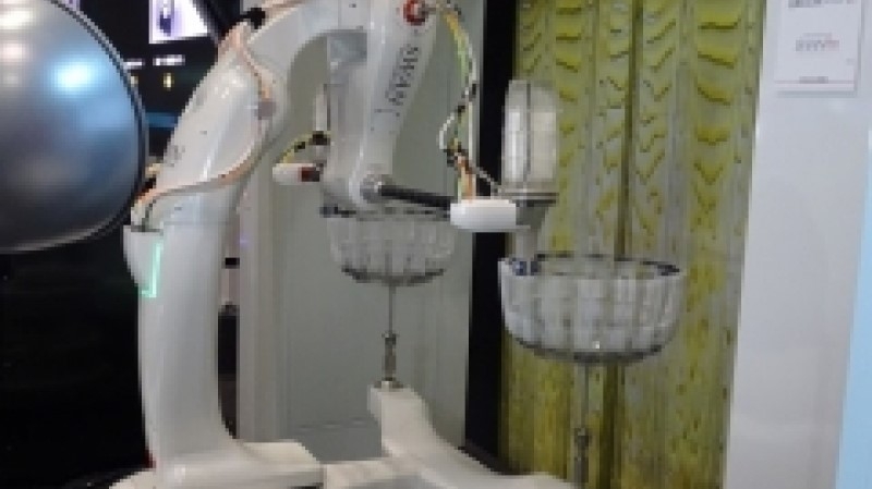 塗料ホースが要らないスプレーガンを開発／タクボエンジニアリング