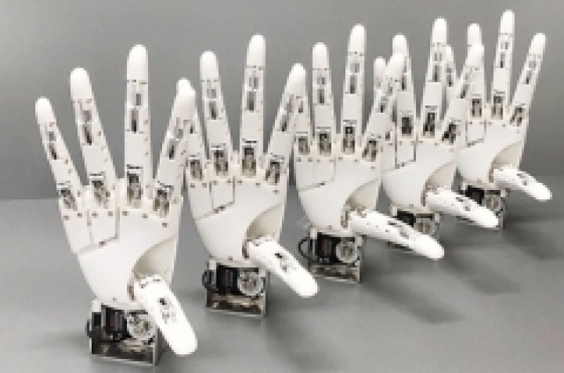 単純制御でさまざまな物をつかむロボットハンドを無償貸与／NEDOなど