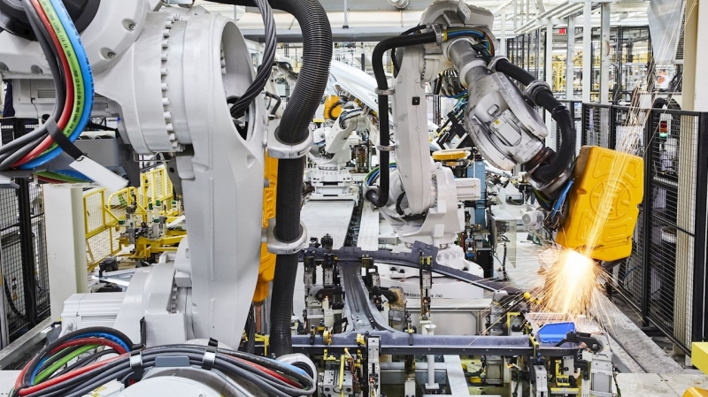 VWの工場にロボット800台納入、新世代EVを製造／ABB