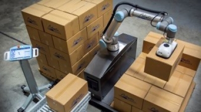 UR10eの可搬質量を25％向上／ユニバーサルロボット
