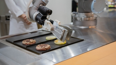 ハンバーガーショップ専用の調理ロボットを共同開発／subLime、コネクテッドロボティクス