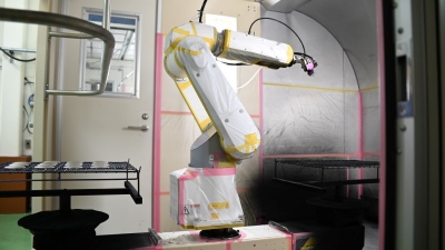 [ロボットが活躍する現場vol.16]中小で塗装ロボットを使いこなす驚きの着眼点／久保井塗……
