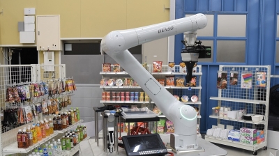 新型協働ロボット世界初披露！　強みはスピードと簡単さ／デンソーウェーブ