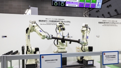  [国際ロボット展 特別リポートvol.19]高度な作業を簡単自動化／クラボウ、ダイヘン、……