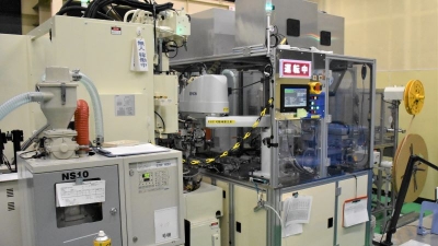 [ロボットが活躍する現場vol.19]自社で立ち上げた、樹脂部品に価値を付加するロボット／……