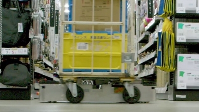 店舗内のカゴ車自動搬送の実証実験を開始／FUJI
