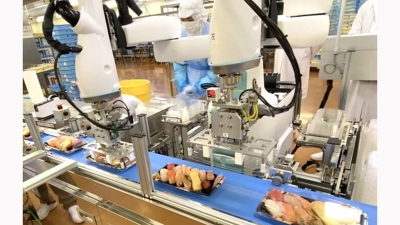 すし容器のふた閉めを自動化／コネクテッドロボティクス