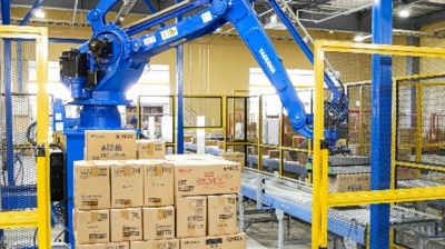 紙製品の出荷に知能デパレタイザーが採用／Mujin