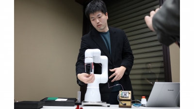 近接覚センサーの製品化を発表／Thinker