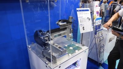 小型の直交ロボットを初披露／オリエンタルモーター