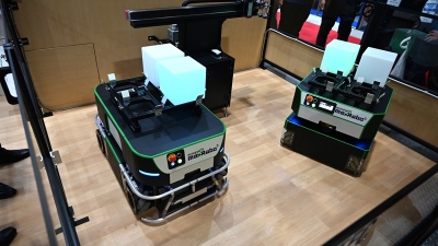縦、横、斜めに動けるAMR／明和eテック