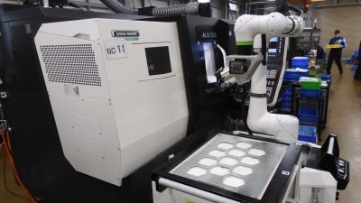 [ロボットが活躍する現場 vol.40]ロボット化で多品種でも生産量を上げる／金久保製作所