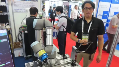 ３D触覚マウスで協働ロボットを遠隔操作／リンケージ