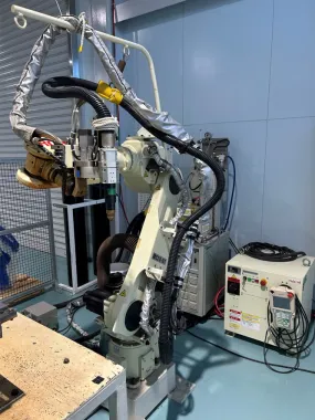 プラズマ切断ロボットシステム