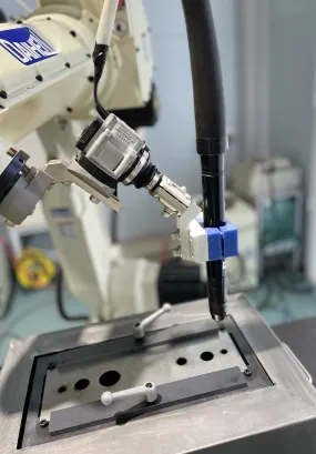 プラズマ切断ロボットシステム