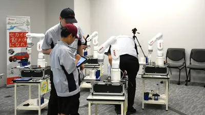 子ども向けに協働ロボットの操作体験プログラムを実施／愛三工業